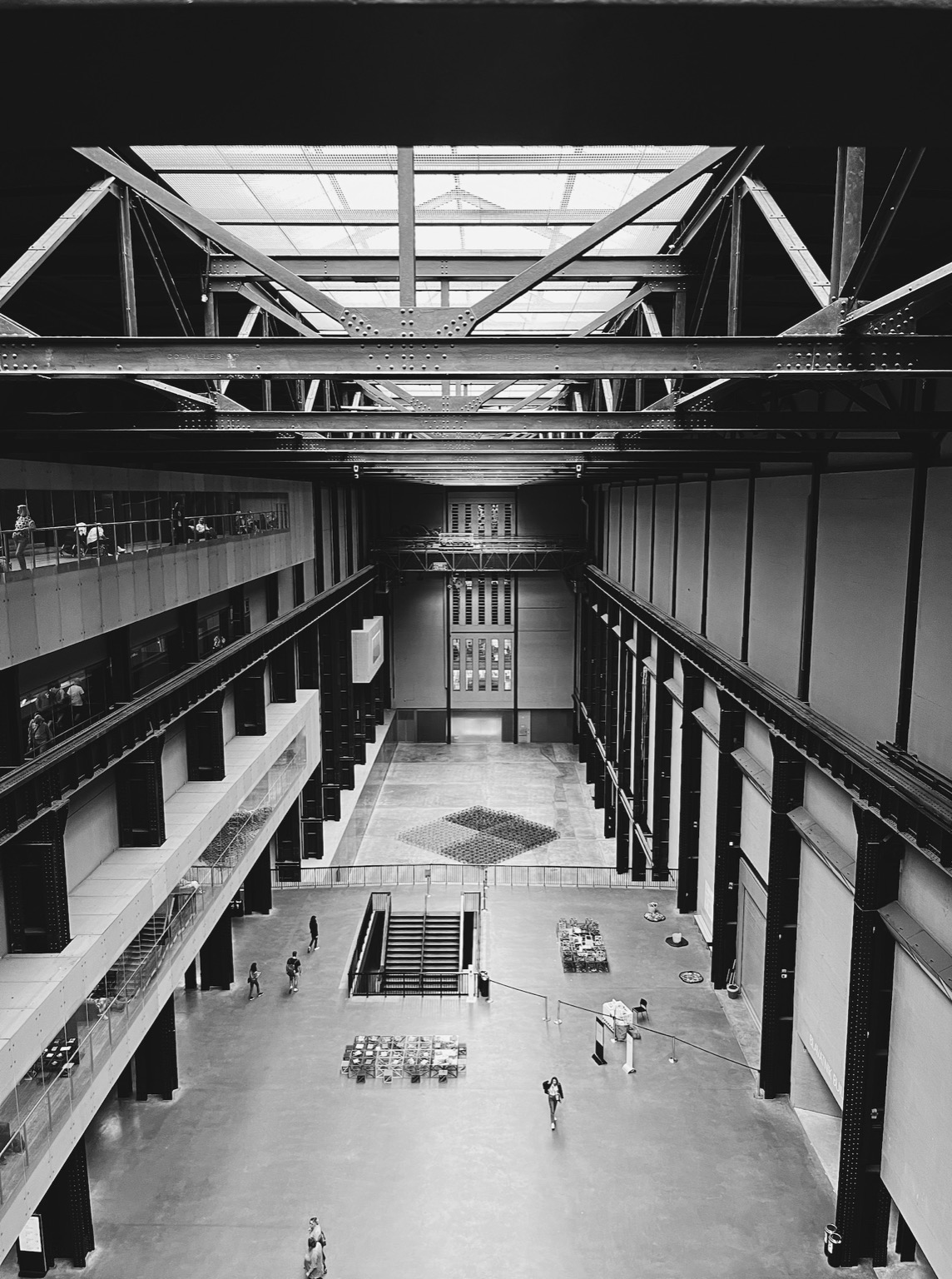 Black and white photography of the hall of the Tate Modern museum in London